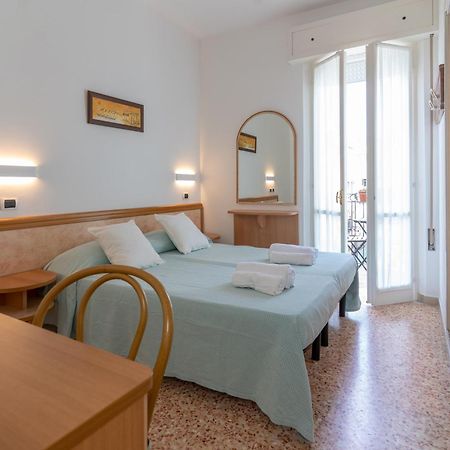 Hotel Greta B&B Rimini Eksteriør bilde
