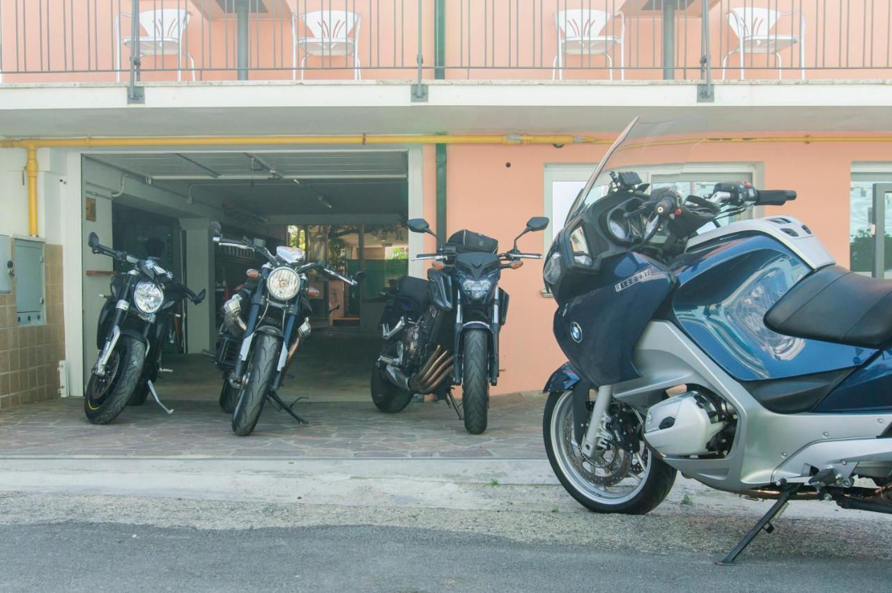 Hotel Greta B&B Rimini Eksteriør bilde