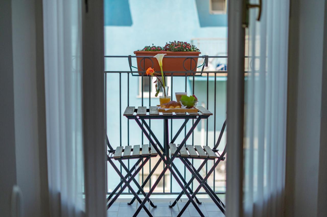 Hotel Greta B&B Rimini Eksteriør bilde