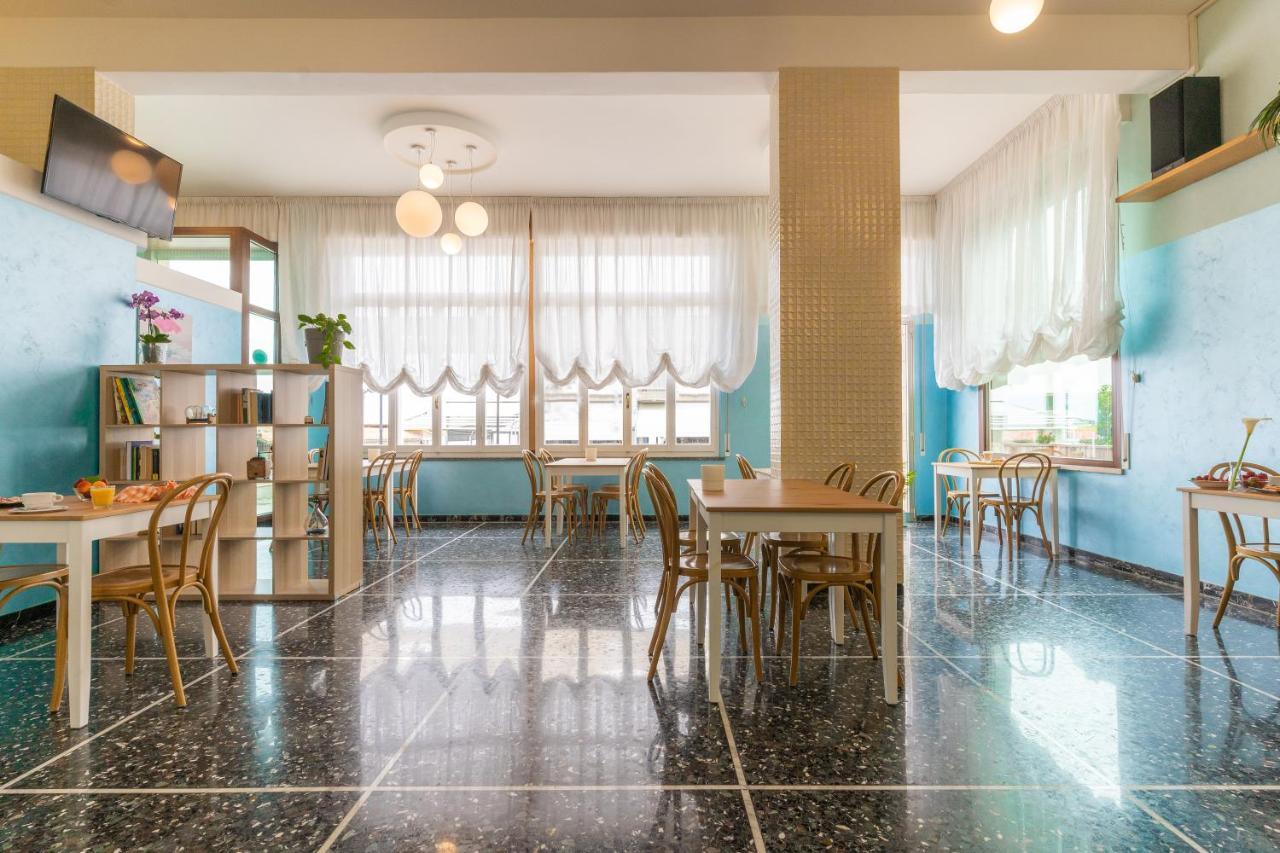 Hotel Greta B&B Rimini Eksteriør bilde