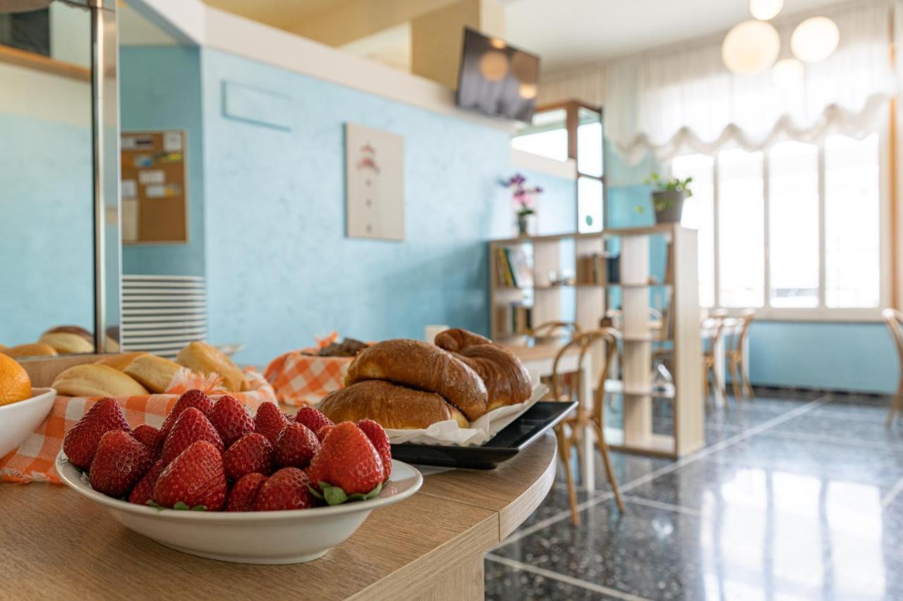 Hotel Greta B&B Rimini Eksteriør bilde