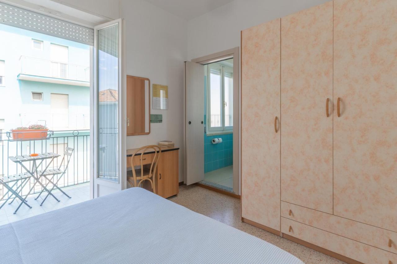 Hotel Greta B&B Rimini Eksteriør bilde