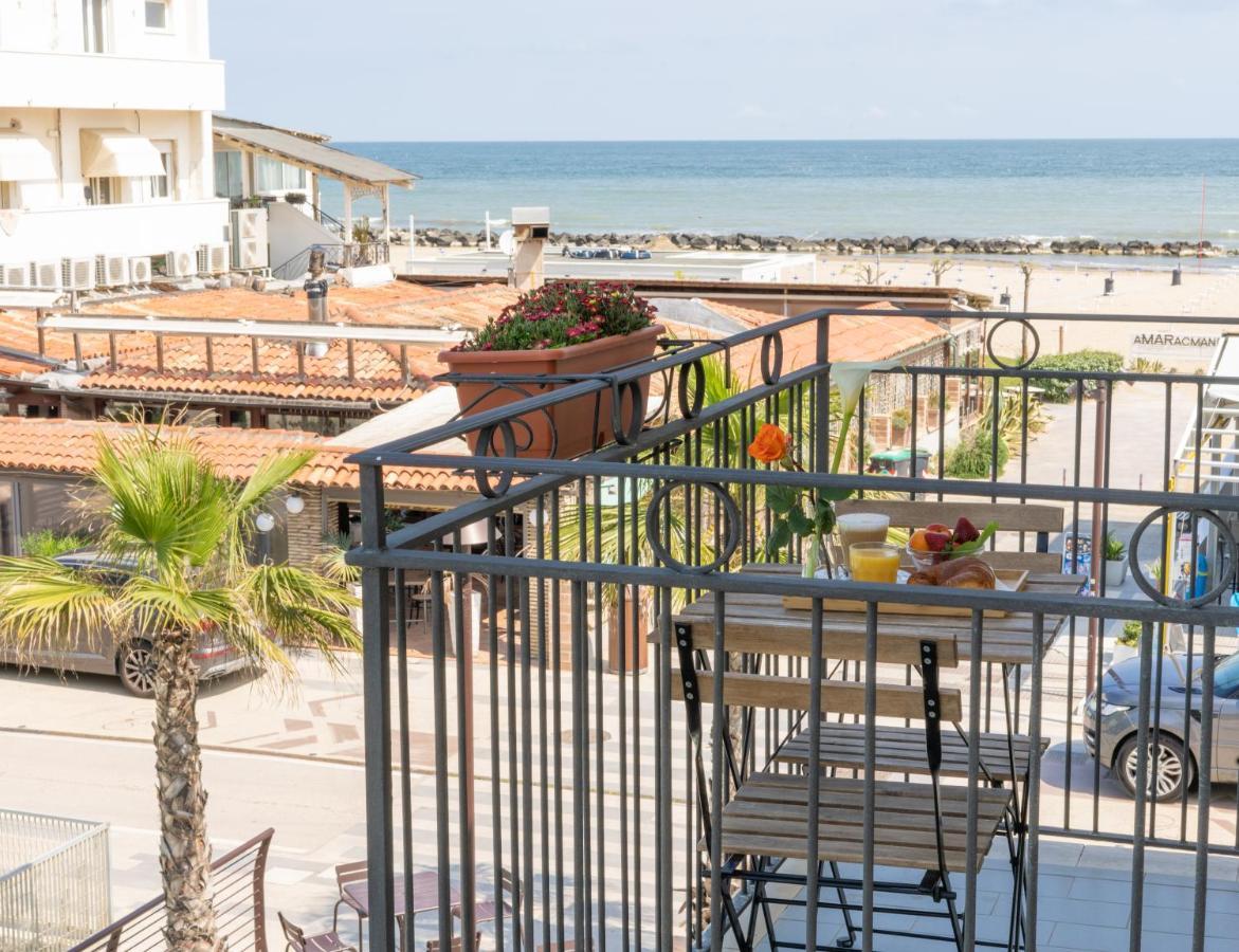 Hotel Greta B&B Rimini Eksteriør bilde