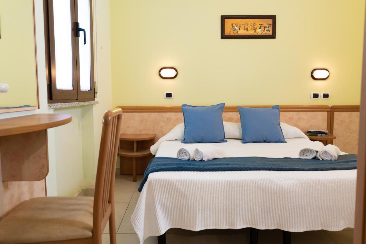 Hotel Greta B&B Rimini Eksteriør bilde