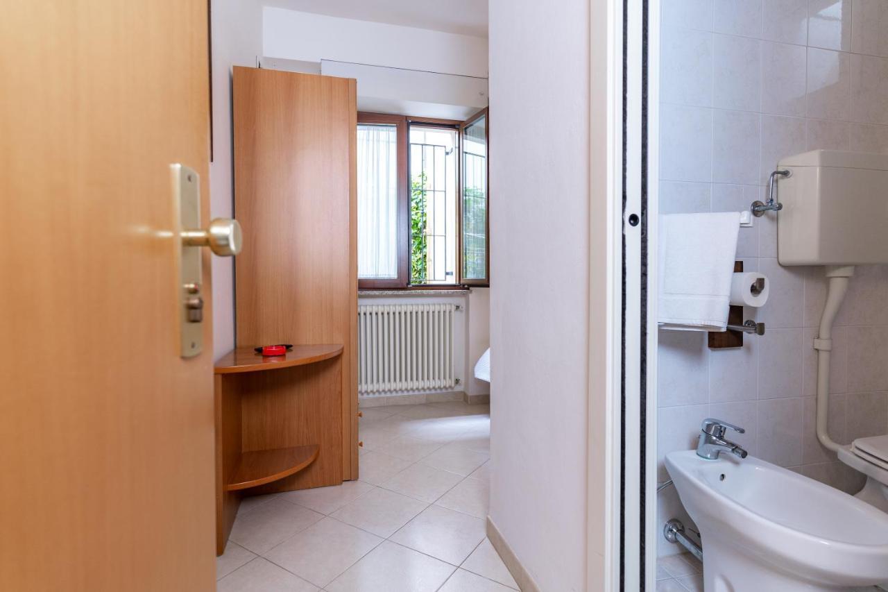 Hotel Greta B&B Rimini Eksteriør bilde