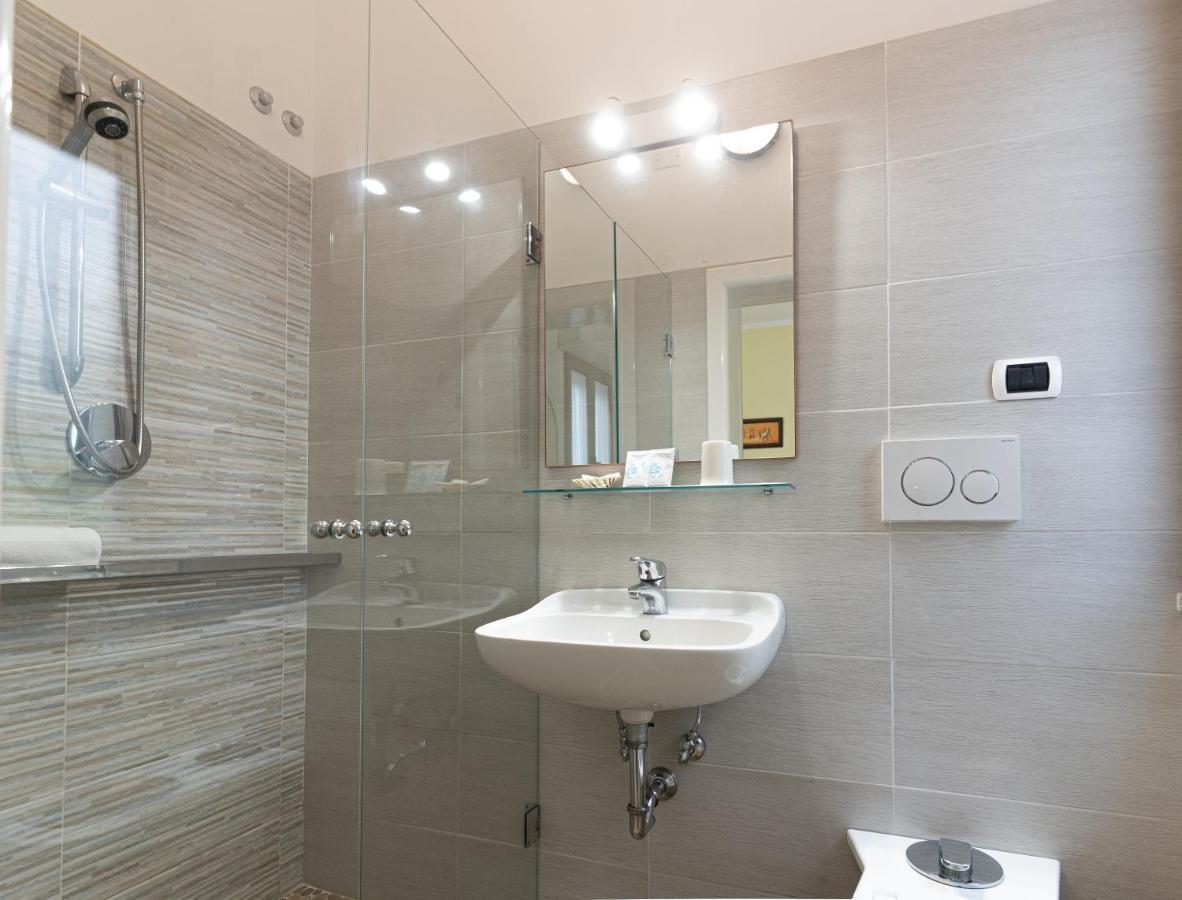 Hotel Greta B&B Rimini Eksteriør bilde