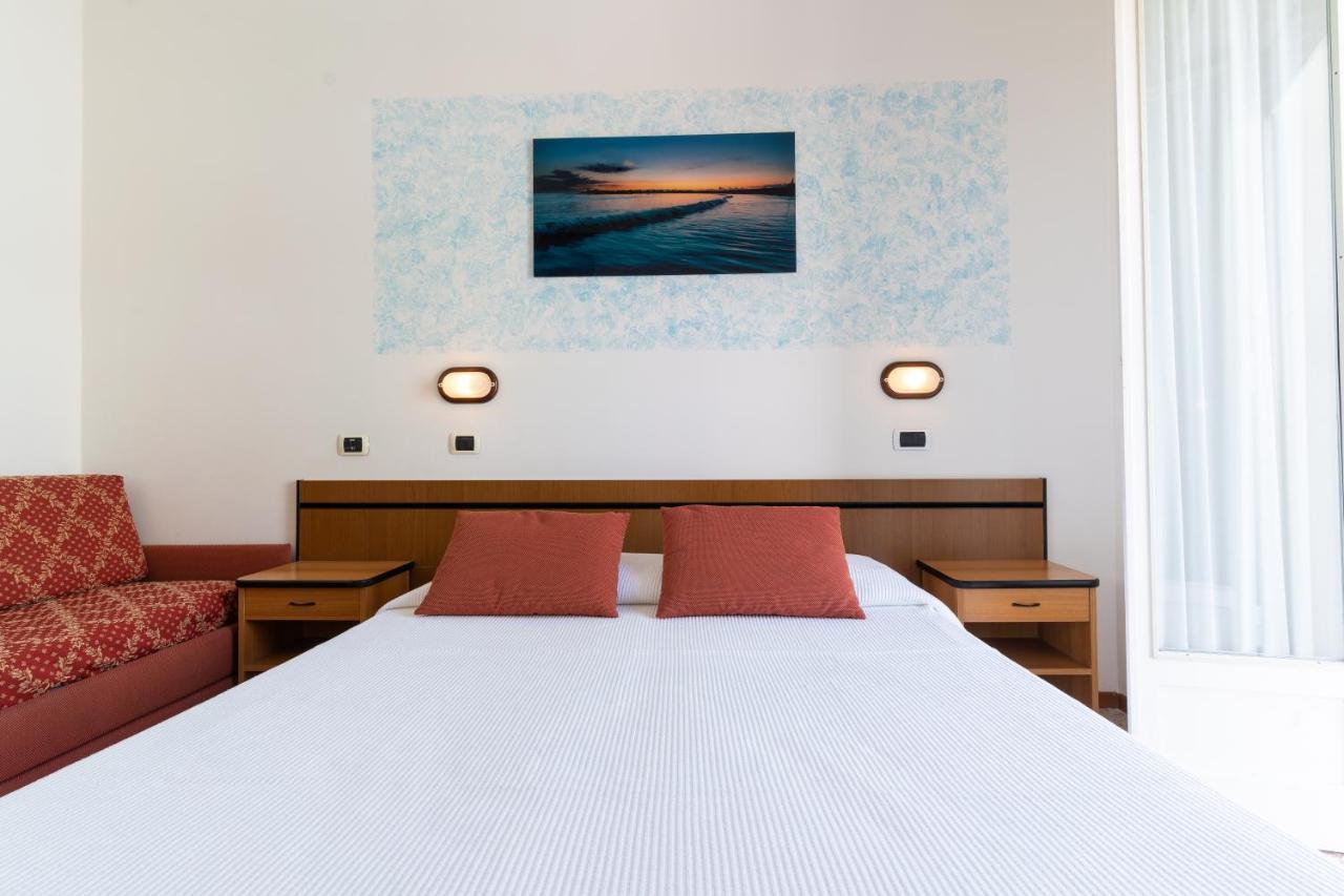 Hotel Greta B&B Rimini Eksteriør bilde