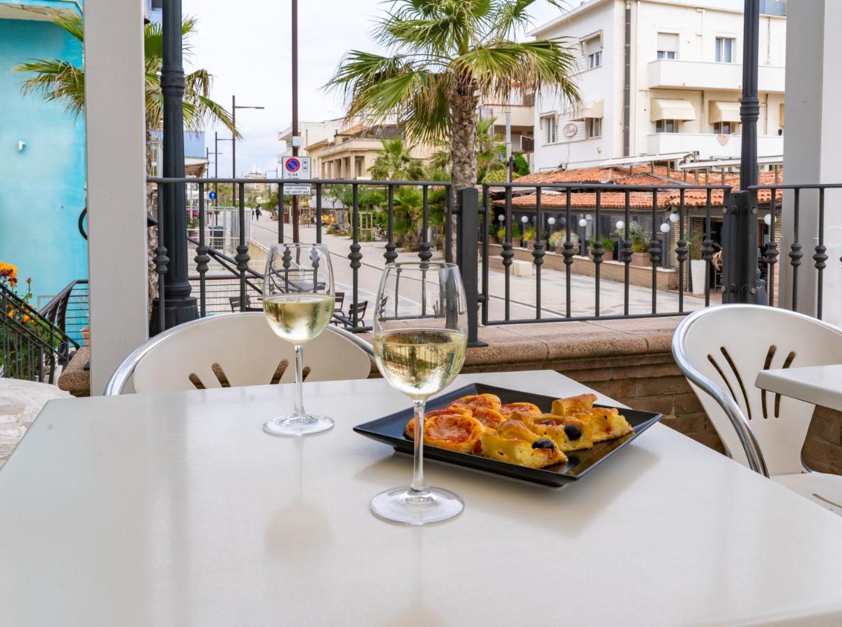 Hotel Greta B&B Rimini Eksteriør bilde