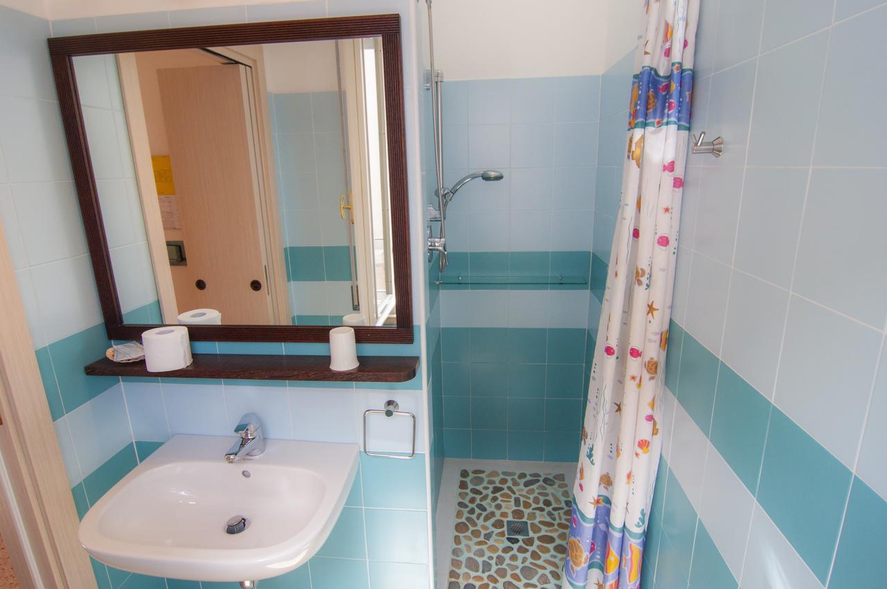 Hotel Greta B&B Rimini Eksteriør bilde