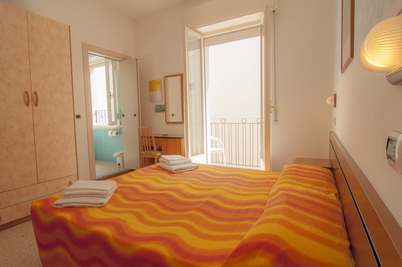 Hotel Greta B&B Rimini Eksteriør bilde