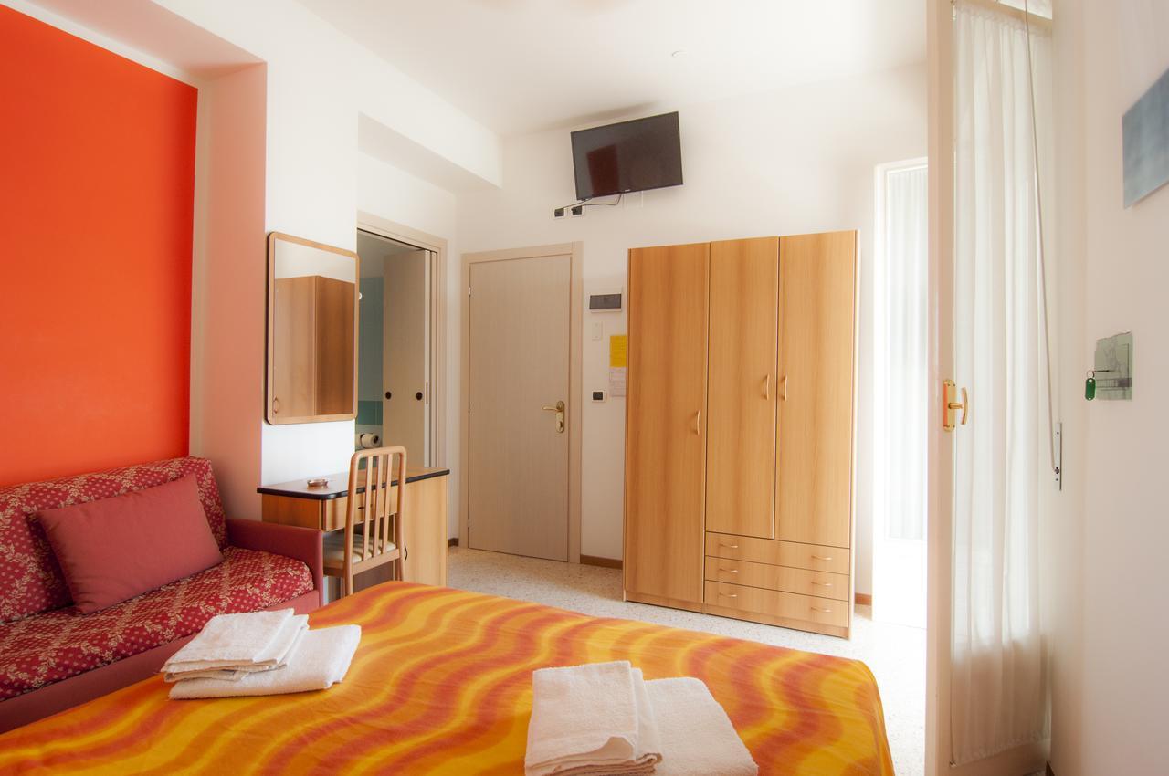 Hotel Greta B&B Rimini Eksteriør bilde
